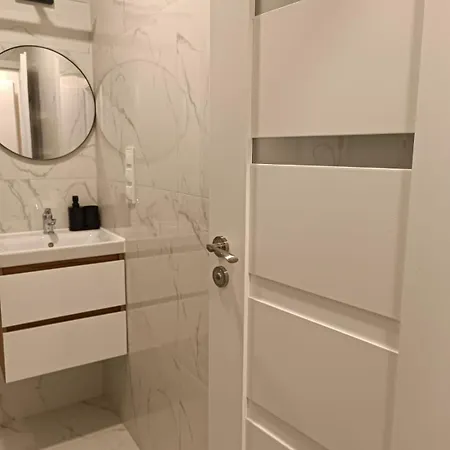 Super With Balcony & View! 아파트 바르샤바