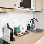 شقة Super With Balcony & View! *